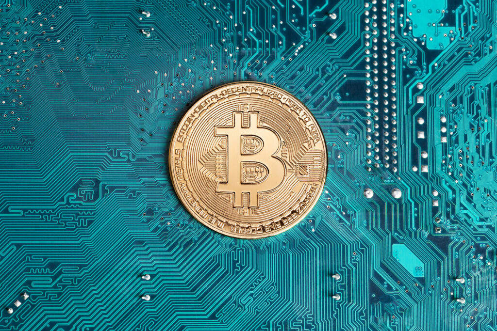 ETH și Binance Coin sunt primele două r&acirc;nduri.